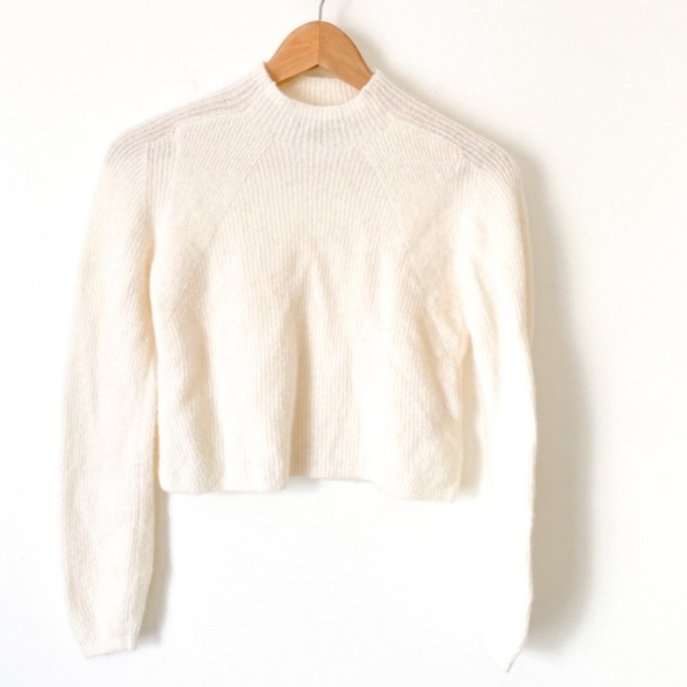 Banana Republic cream sweater - Picture 1 of 5
